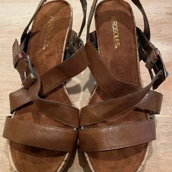 Vintage Aerosoles Size 9 Strappy Sandal side buckle leather suede - Picture 7 of 9